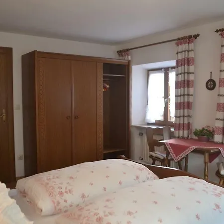 Apartamento Beim Kreuzfelder *